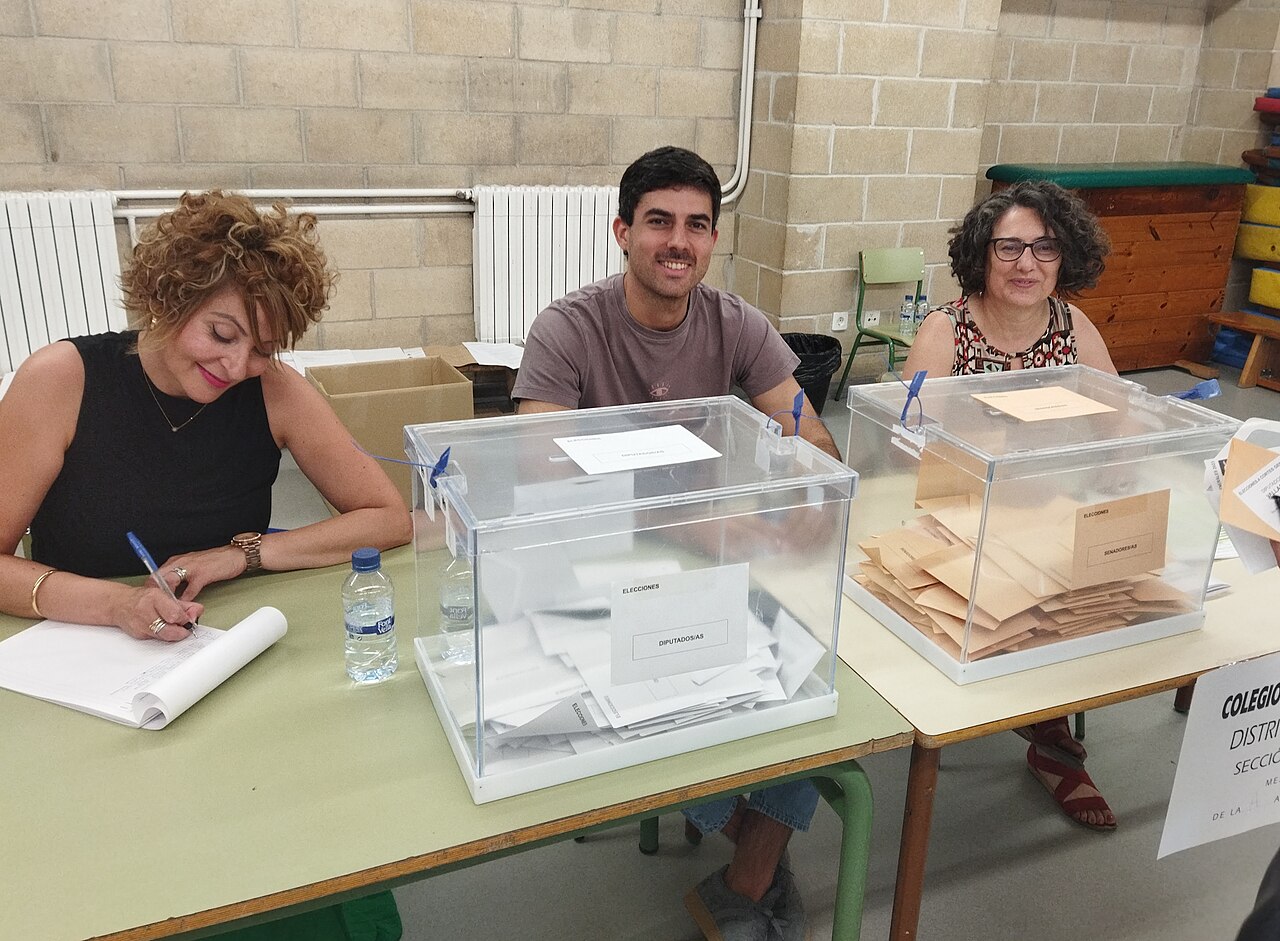 Urnas del Congreso y del Senado en Valladolid durante las elecciones generales de 2023